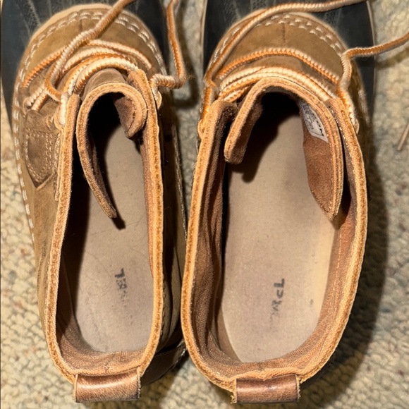 Sorel out n about Brown and Black Duck Boots - Picture 4 of 6